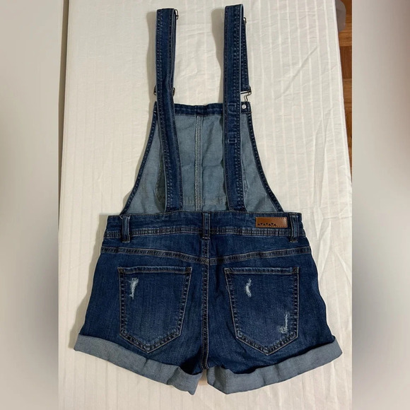 Dollhouse Distressed Overall Jean Shorts Size 5. C1 - Picture 5 of 10